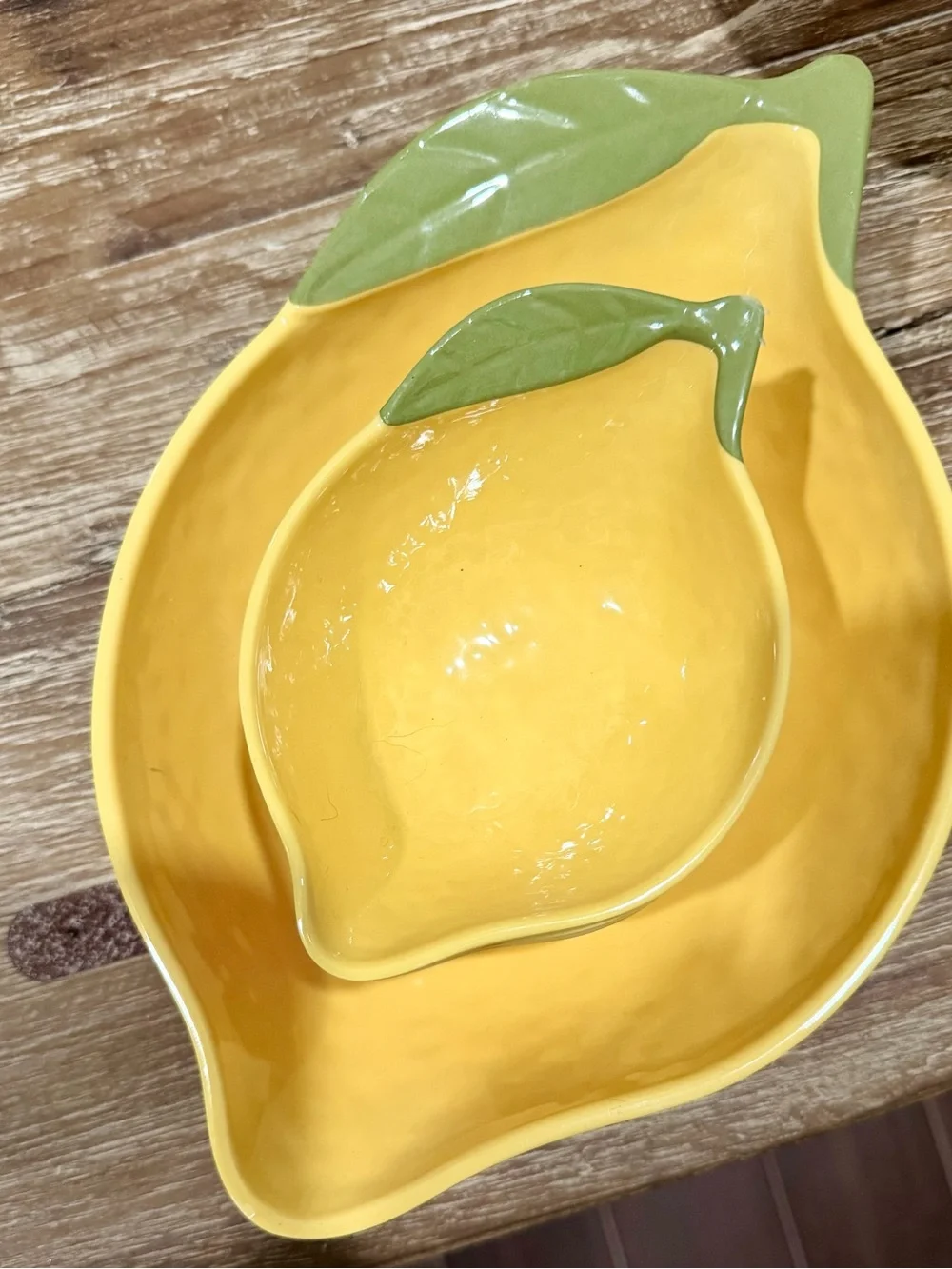 Yellow Melamine Lemon Serving Bowl Set - 1 large bowl, 4 small bowls